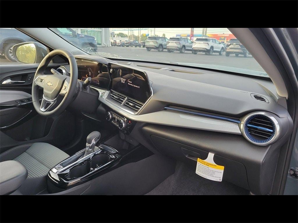 new 2025 Chevrolet Trax car, priced at $24,955