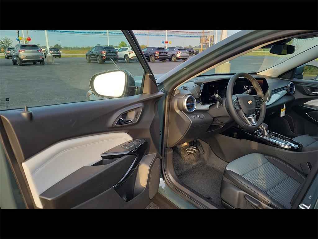 new 2025 Chevrolet Trax car, priced at $24,955