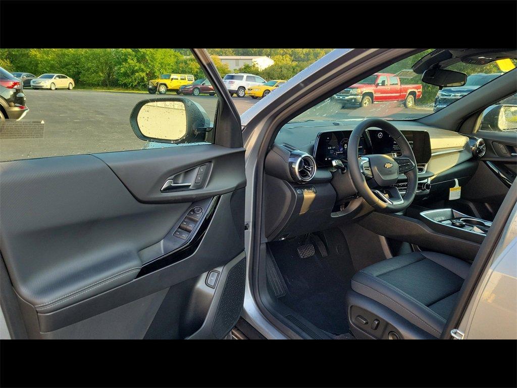 new 2026 Chevrolet Equinox car, priced at $32,370