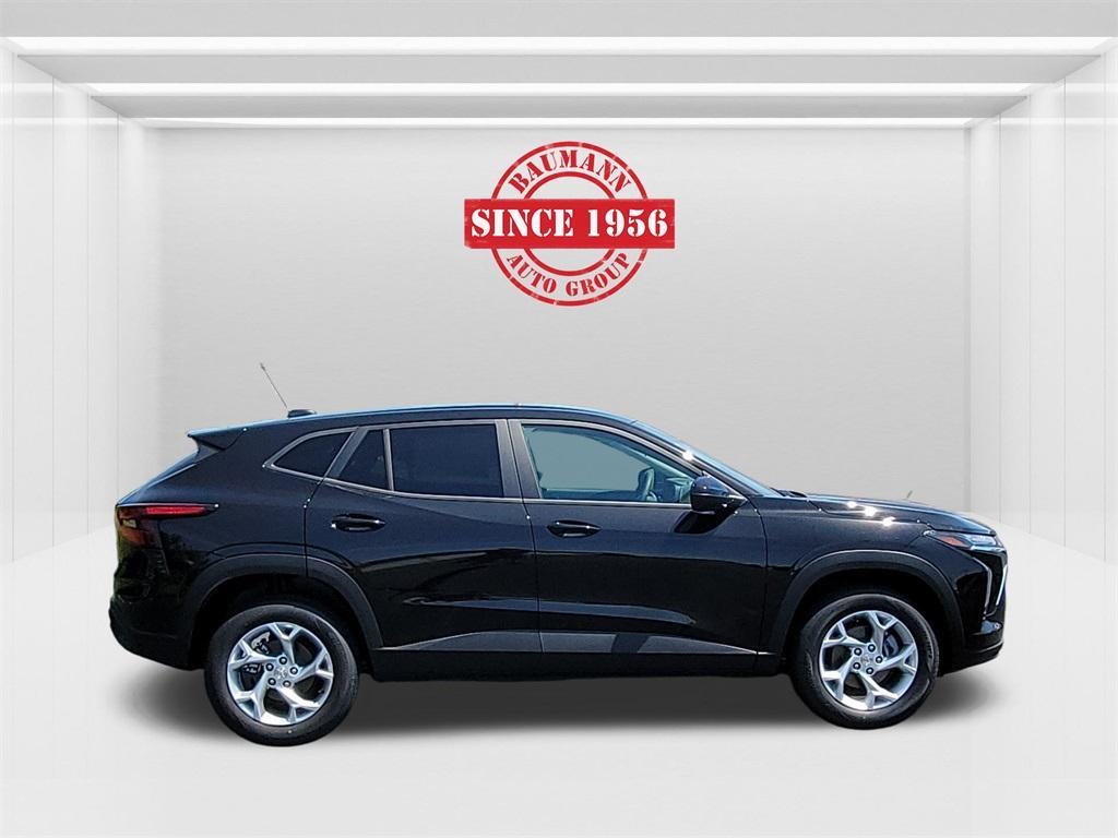 new 2025 Chevrolet Trax car, priced at $23,825