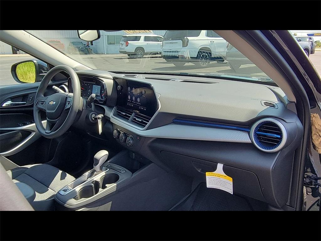 new 2025 Chevrolet Trax car, priced at $23,825