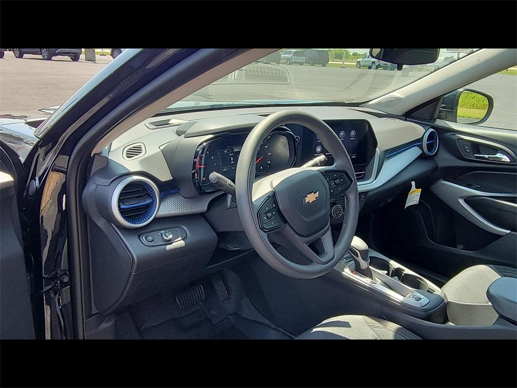 new 2025 Chevrolet Trax car, priced at $23,825