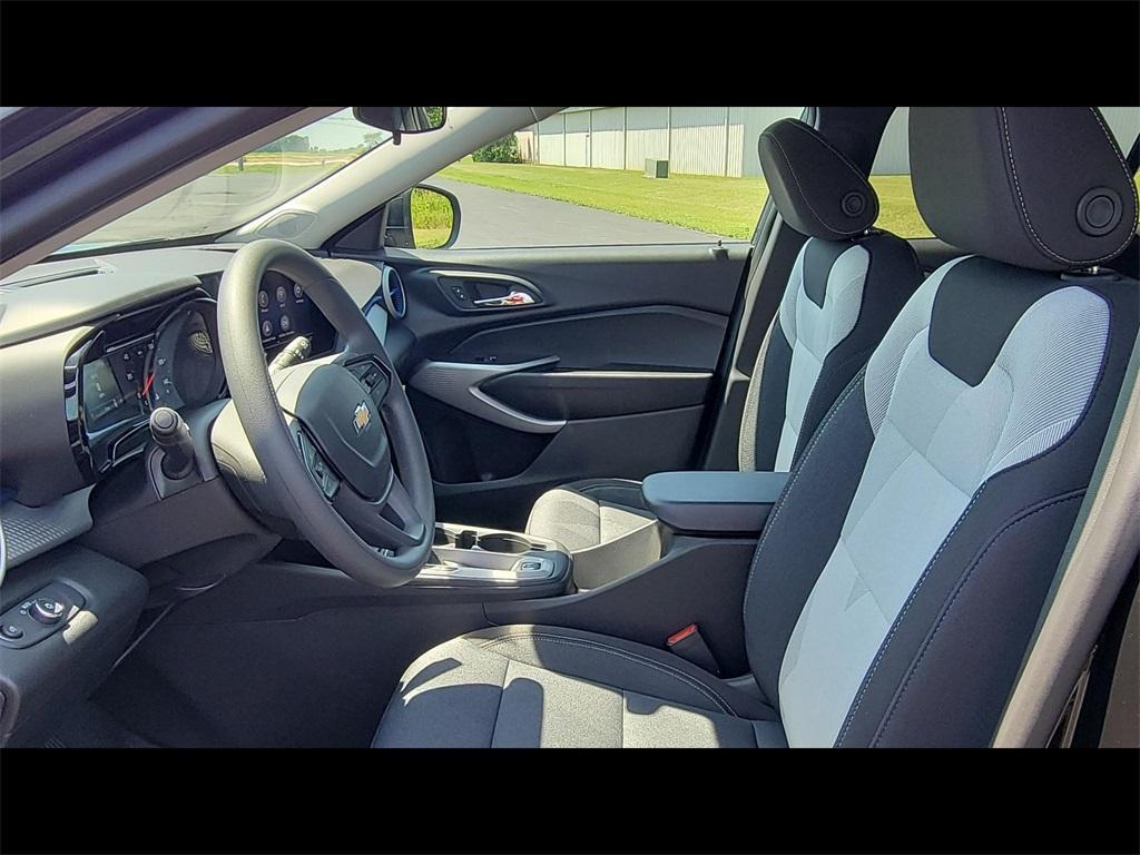 new 2025 Chevrolet Trax car, priced at $23,825