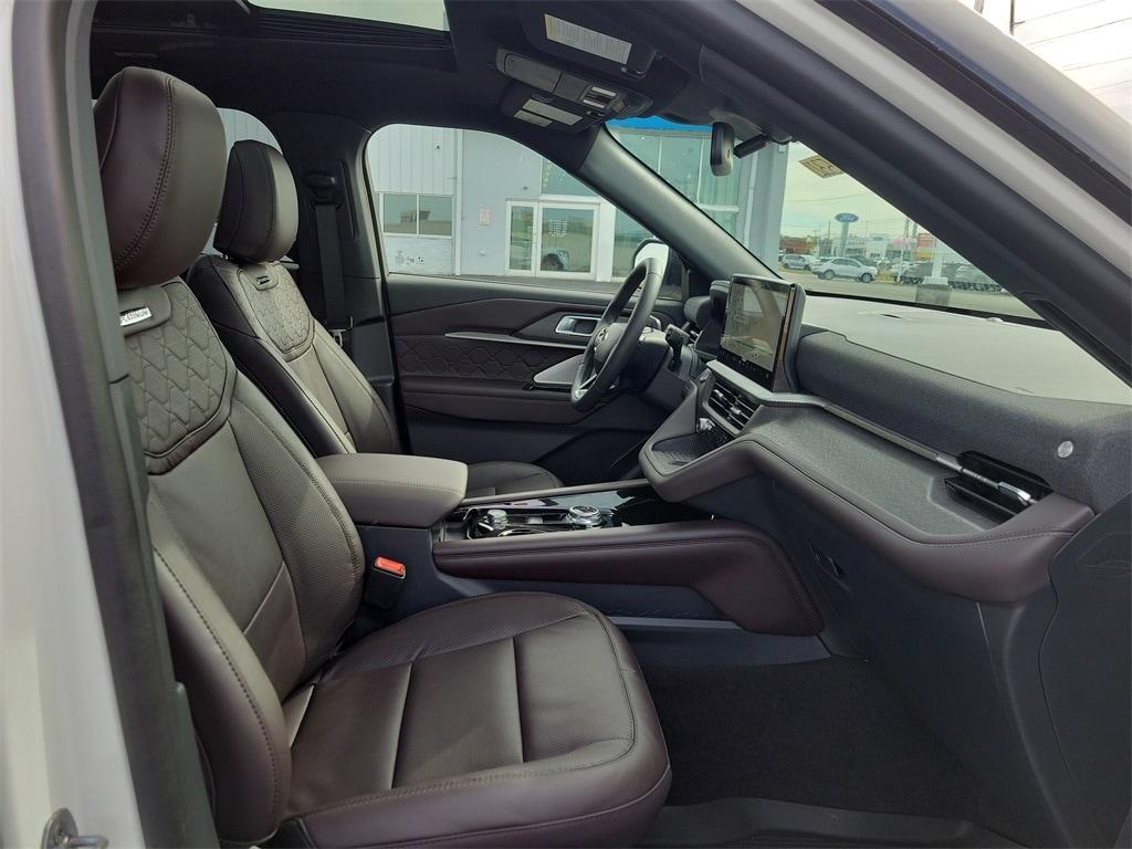 new 2025 Ford Explorer car, priced at $61,702