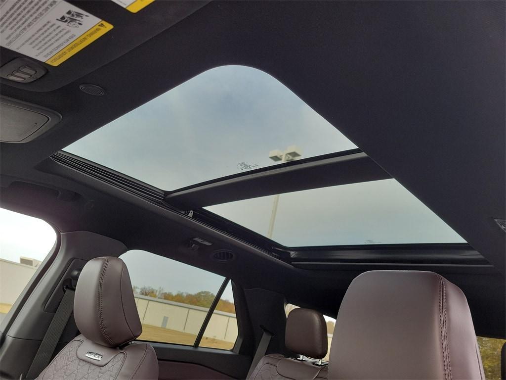 new 2025 Ford Explorer car, priced at $61,702