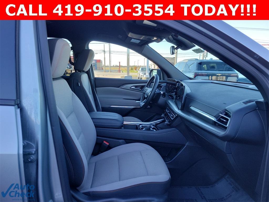 used 2025 Chevrolet Traverse car, priced at $37,250