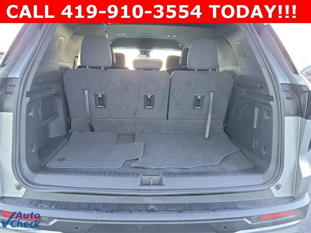 used 2025 Chevrolet Traverse car, priced at $37,250