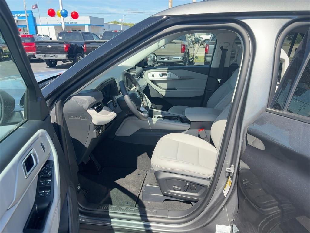 new 2025 Ford Explorer car, priced at $47,892