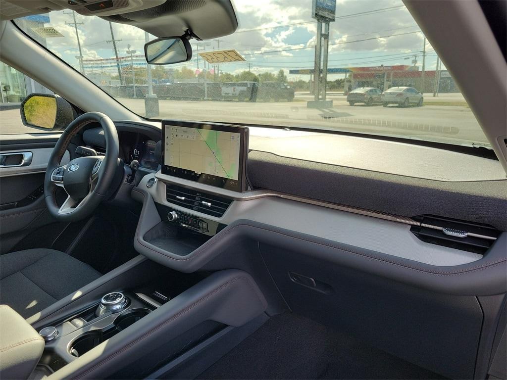 new 2025 Ford Explorer car, priced at $41,167