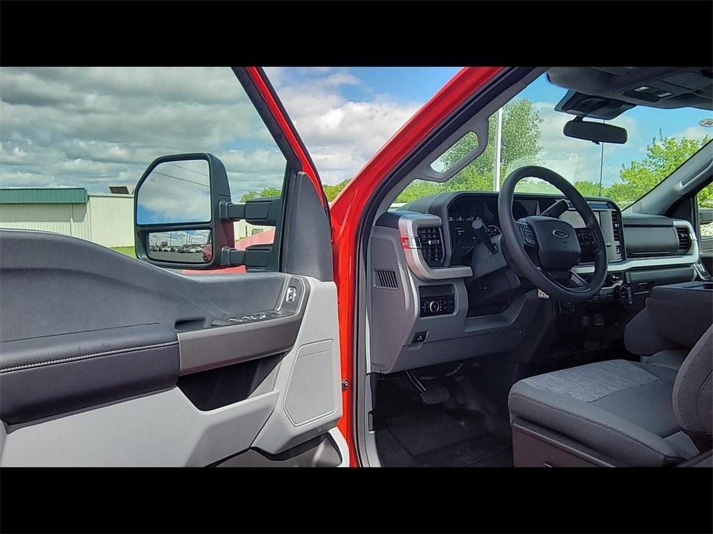 new 2025 Ford F-250 car, priced at $58,570
