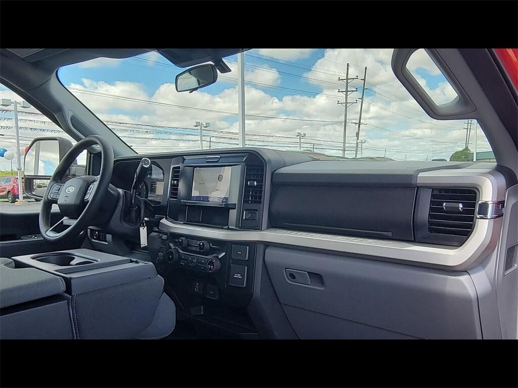 new 2025 Ford F-250 car, priced at $58,570