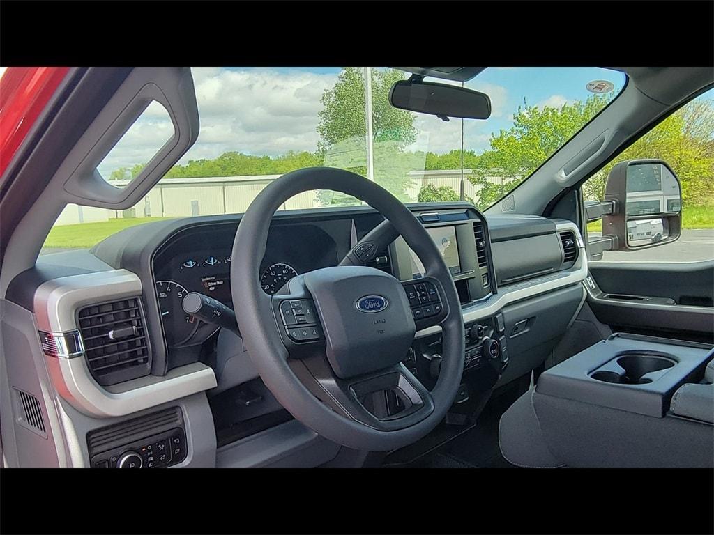 new 2025 Ford F-250 car, priced at $58,570