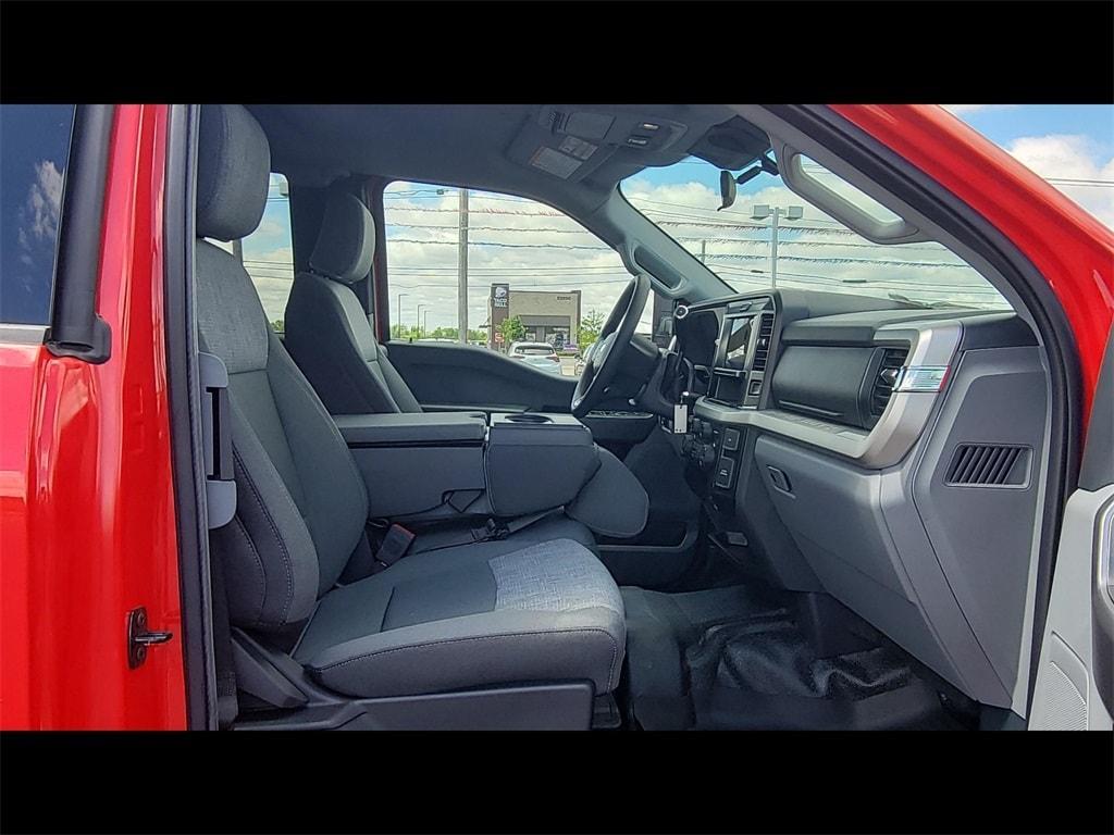 new 2025 Ford F-250 car, priced at $58,570