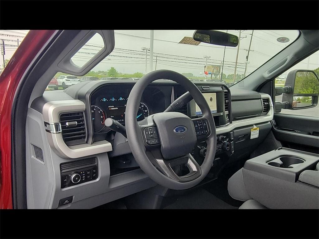 new 2025 Ford F-250 car, priced at $62,675