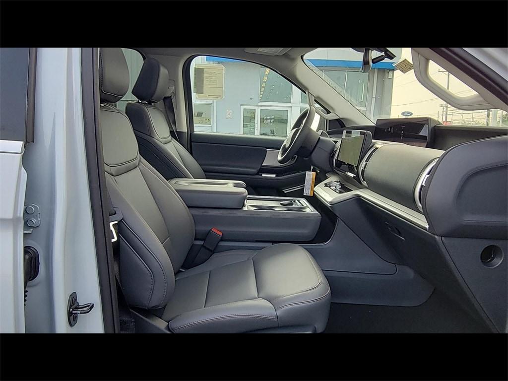 new 2025 Ford Expedition car, priced at $66,061