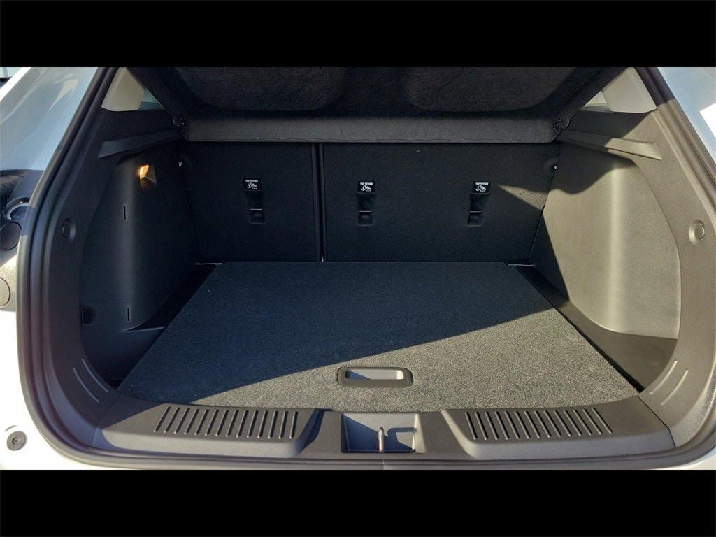new 2025 Chevrolet Trax car, priced at $25,850