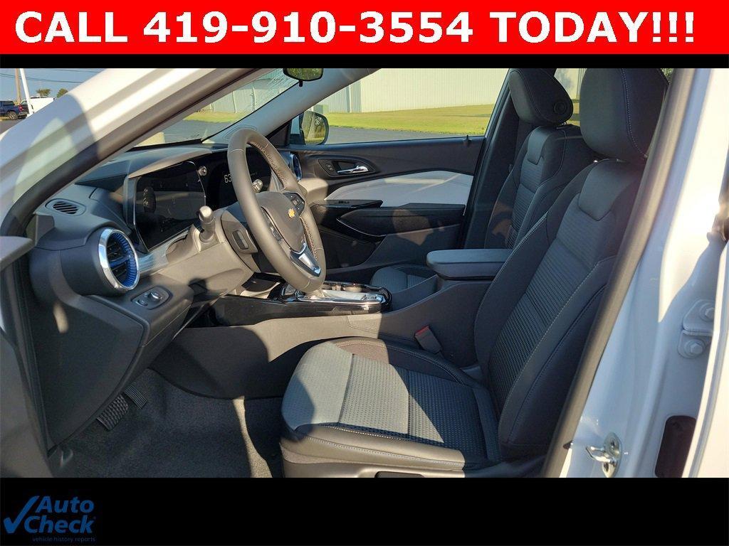 new 2025 Chevrolet Trax car, priced at $25,175