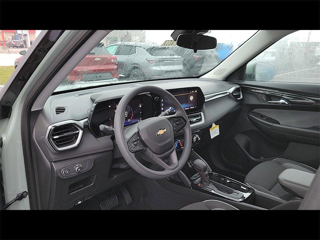 new 2025 Chevrolet TrailBlazer car, priced at $25,335