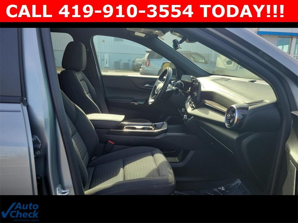 used 2025 Chevrolet Equinox car, priced at $25,500