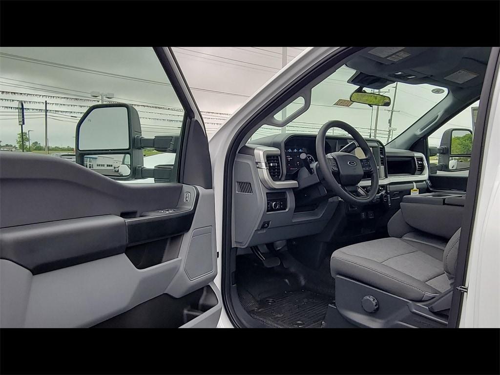 new 2025 Ford F-350 car, priced at $49,365