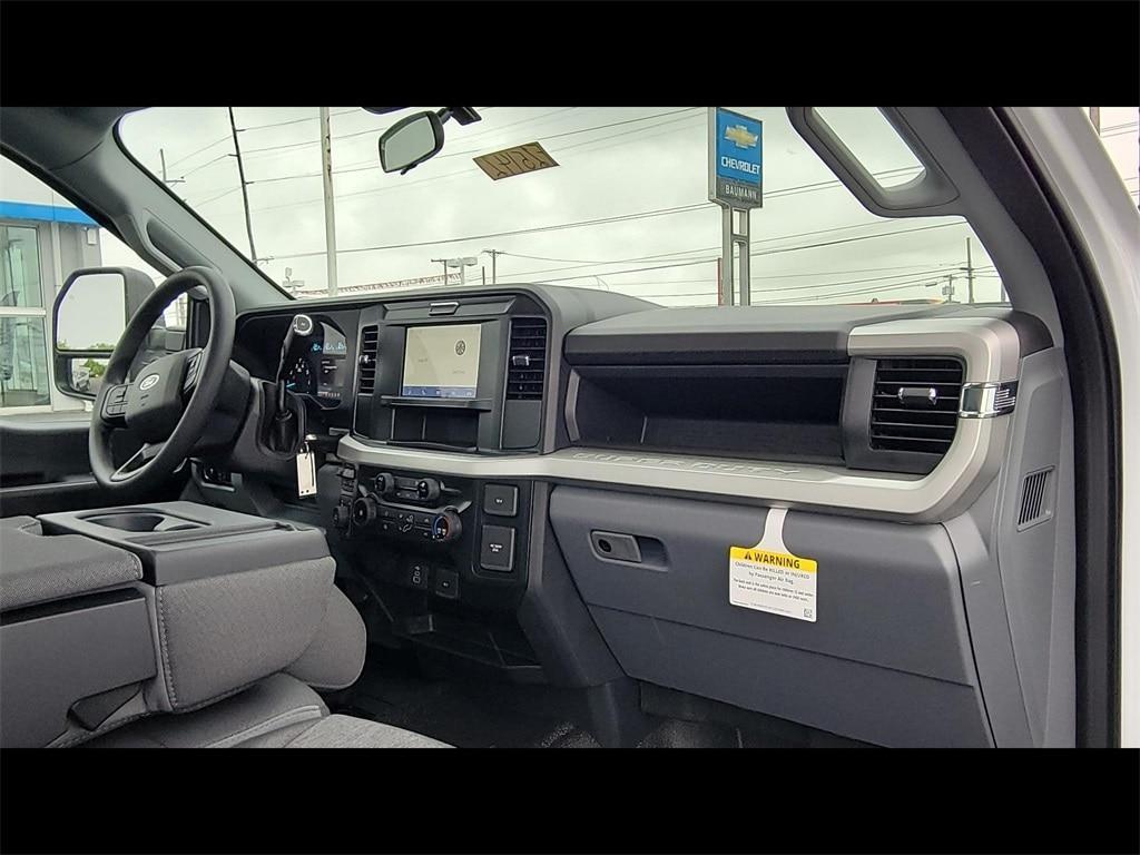 new 2025 Ford F-350 car, priced at $49,365