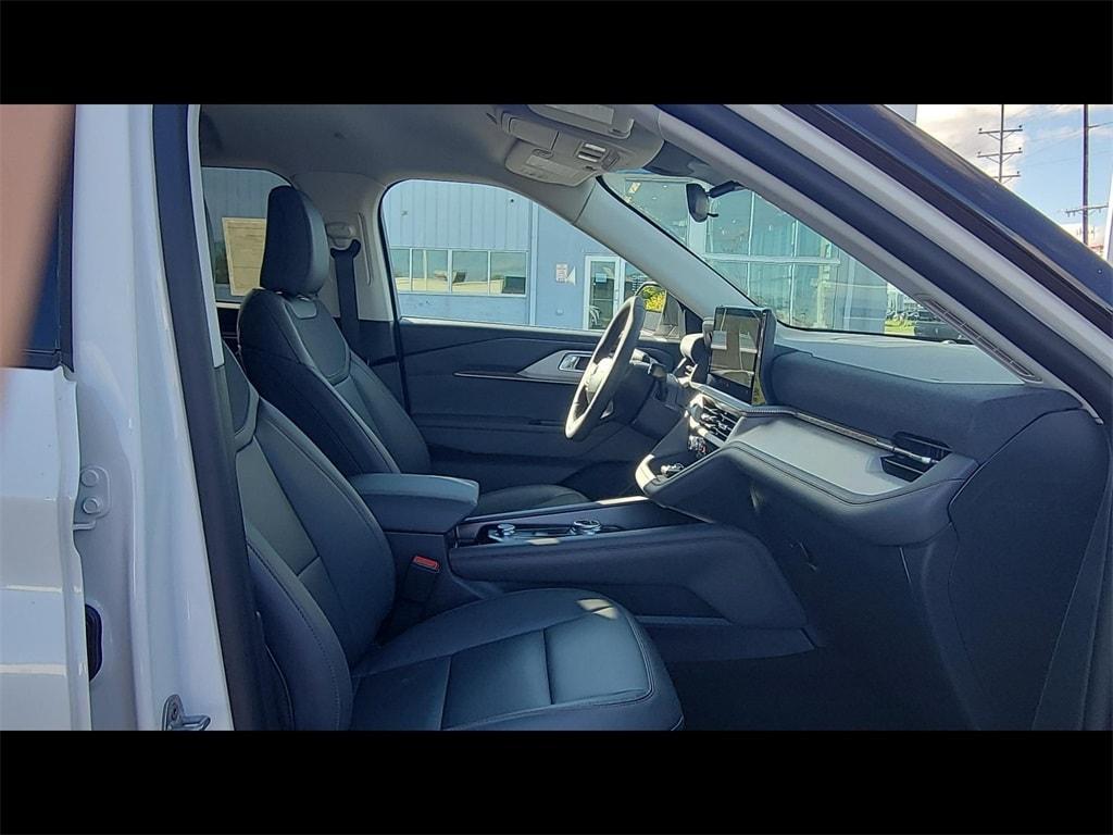 new 2025 Ford Explorer car, priced at $45,823