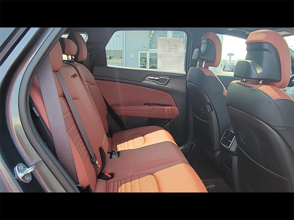 used 2024 Kia Sportage Hybrid car, priced at $35,000
