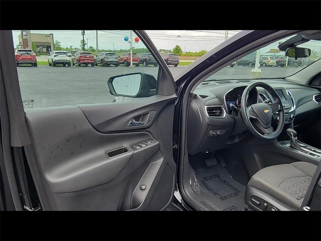used 2023 Chevrolet Equinox car, priced at $24,000