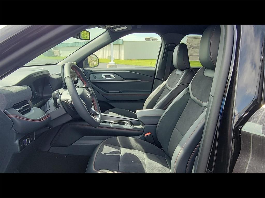 new 2025 Ford Explorer car, priced at $53,658