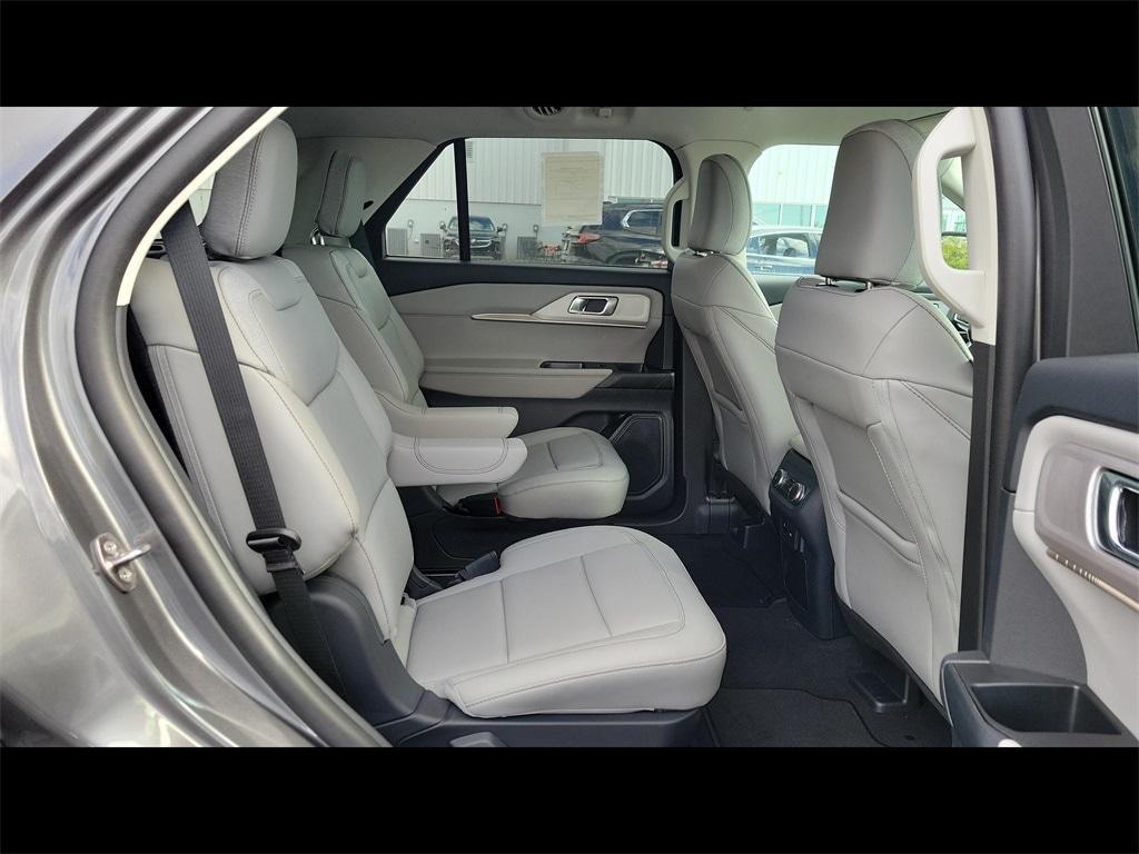 new 2025 Ford Explorer car, priced at $45,132