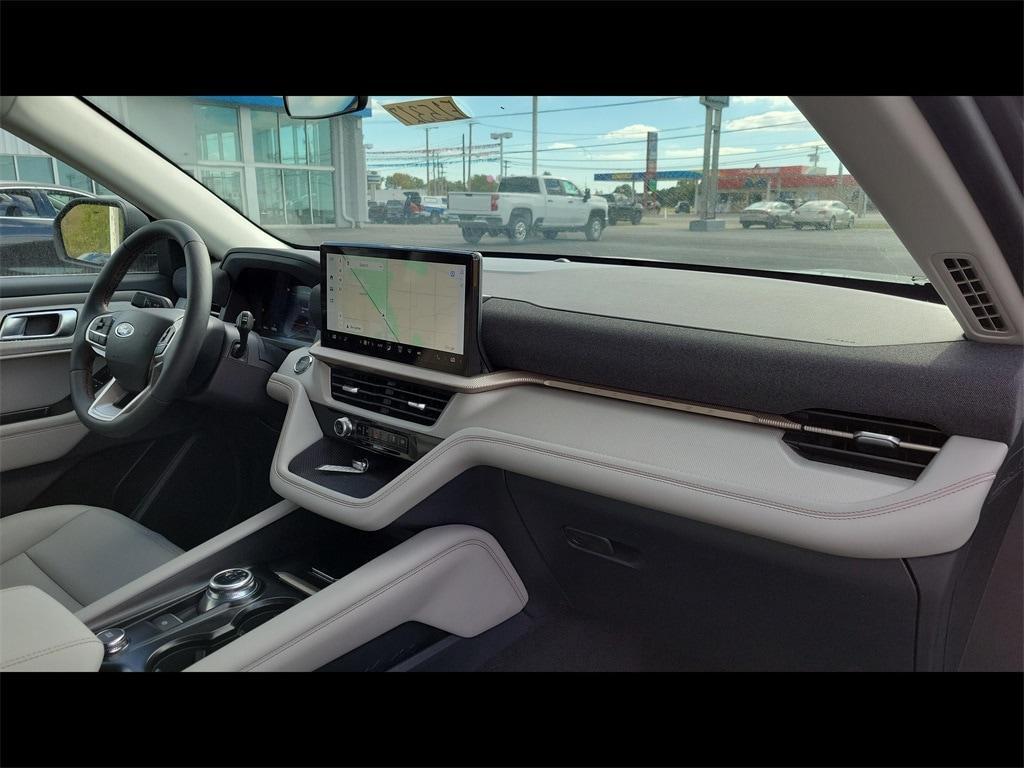 new 2025 Ford Explorer car, priced at $45,132