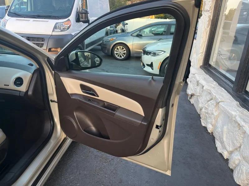 used 2013 Chevrolet Cruze car, priced at $9,300