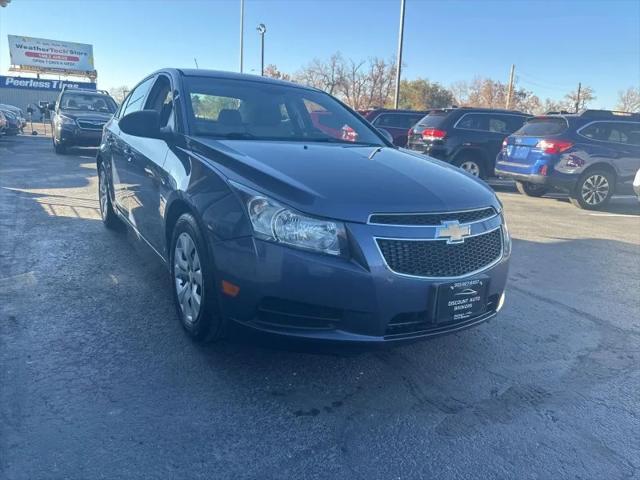 used 2013 Chevrolet Cruze car, priced at $5,800