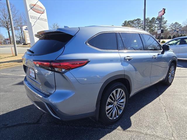 used 2022 Toyota Highlander Hybrid car, priced at $41,300