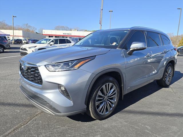 used 2022 Toyota Highlander Hybrid car, priced at $41,300