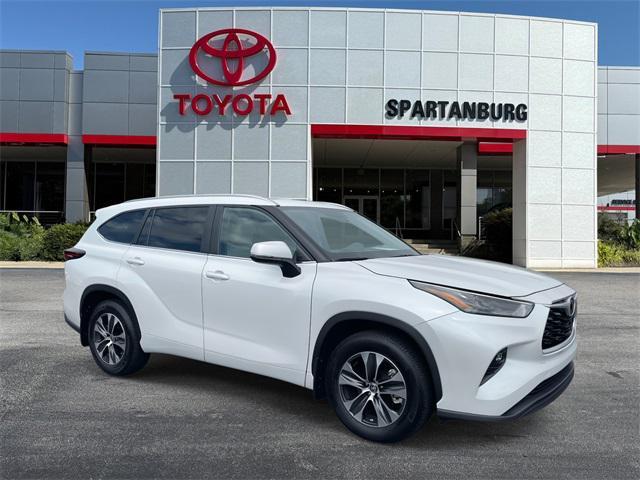 used 2024 Toyota Highlander car, priced at $41,205