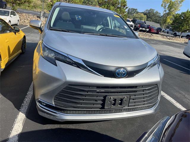 used 2024 Toyota Sienna car, priced at $38,035