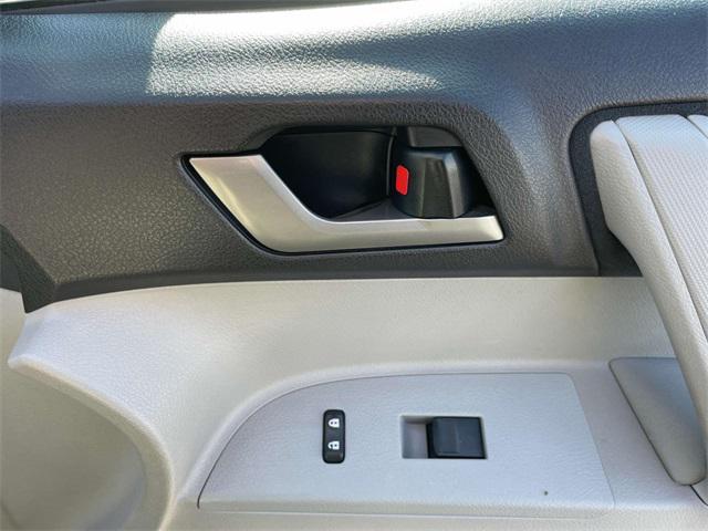 used 2012 Toyota Highlander car, priced at $10,995
