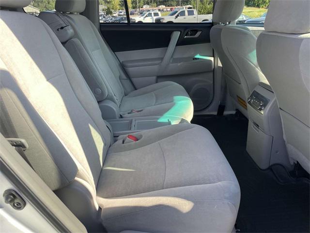 used 2012 Toyota Highlander car, priced at $10,995