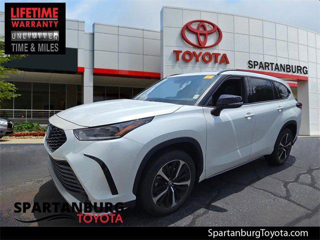 used 2022 Toyota Highlander car, priced at $41,995