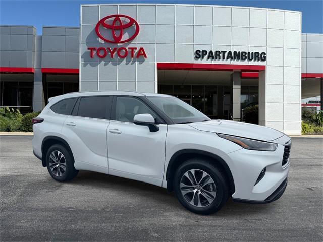 used 2024 Toyota Highlander car, priced at $40,703