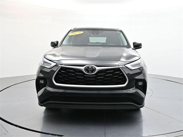 used 2024 Toyota Highlander car, priced at $38,961