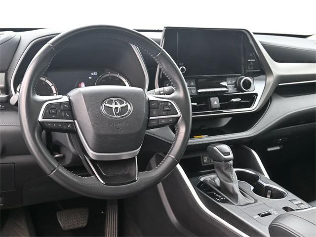used 2024 Toyota Highlander car, priced at $38,961