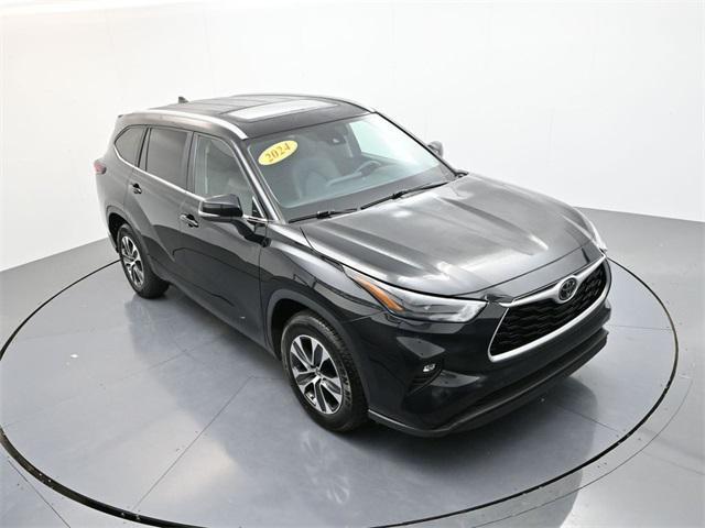 used 2024 Toyota Highlander car, priced at $38,961