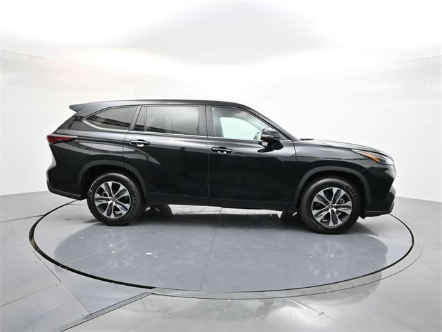 used 2024 Toyota Highlander car, priced at $38,961