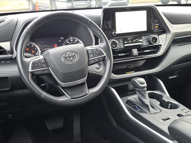 used 2023 Toyota Highlander car, priced at $36,129