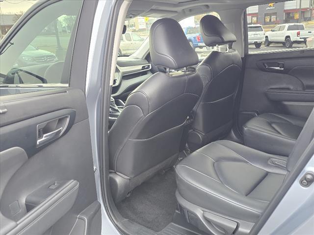 used 2023 Toyota Highlander car, priced at $36,129