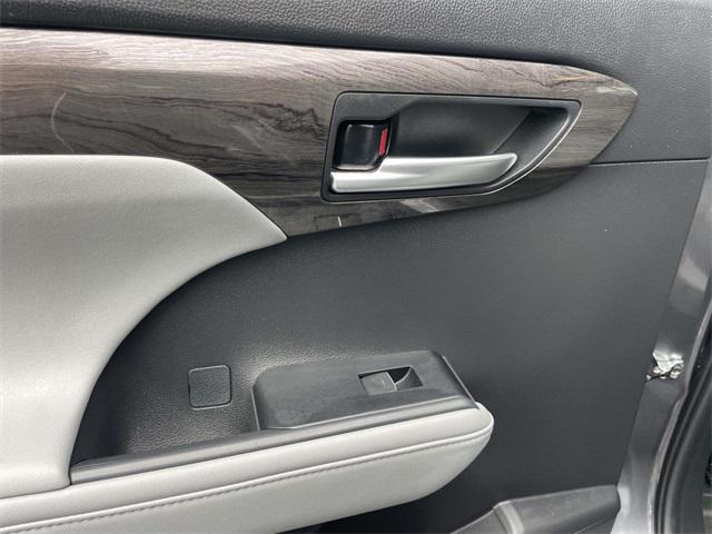 used 2023 Toyota Highlander car, priced at $41,671