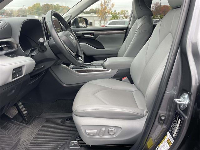 used 2023 Toyota Highlander car, priced at $41,671