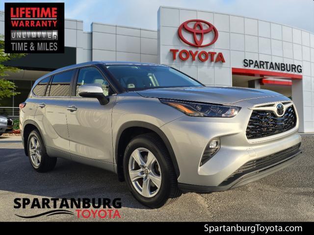 used 2023 Toyota Highlander car, priced at $32,500